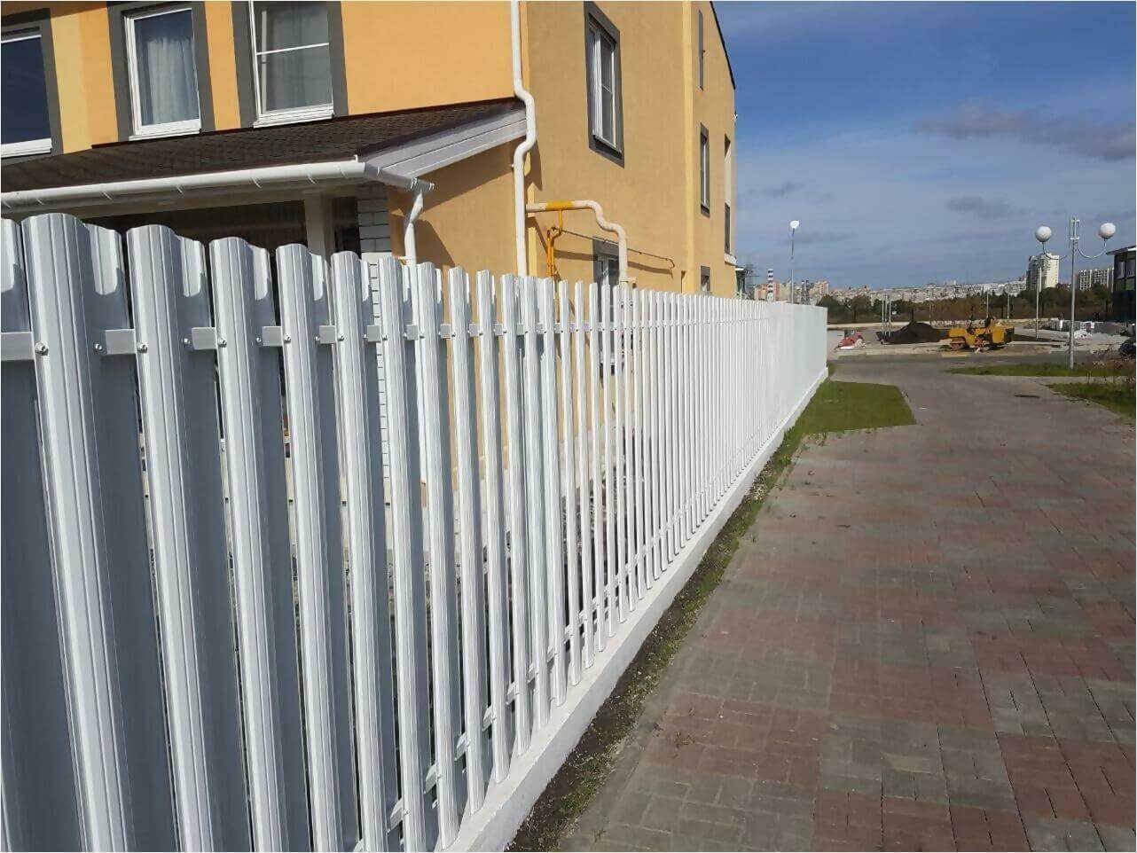 Забор из штакетника 70м фото1 в Магнитогорске