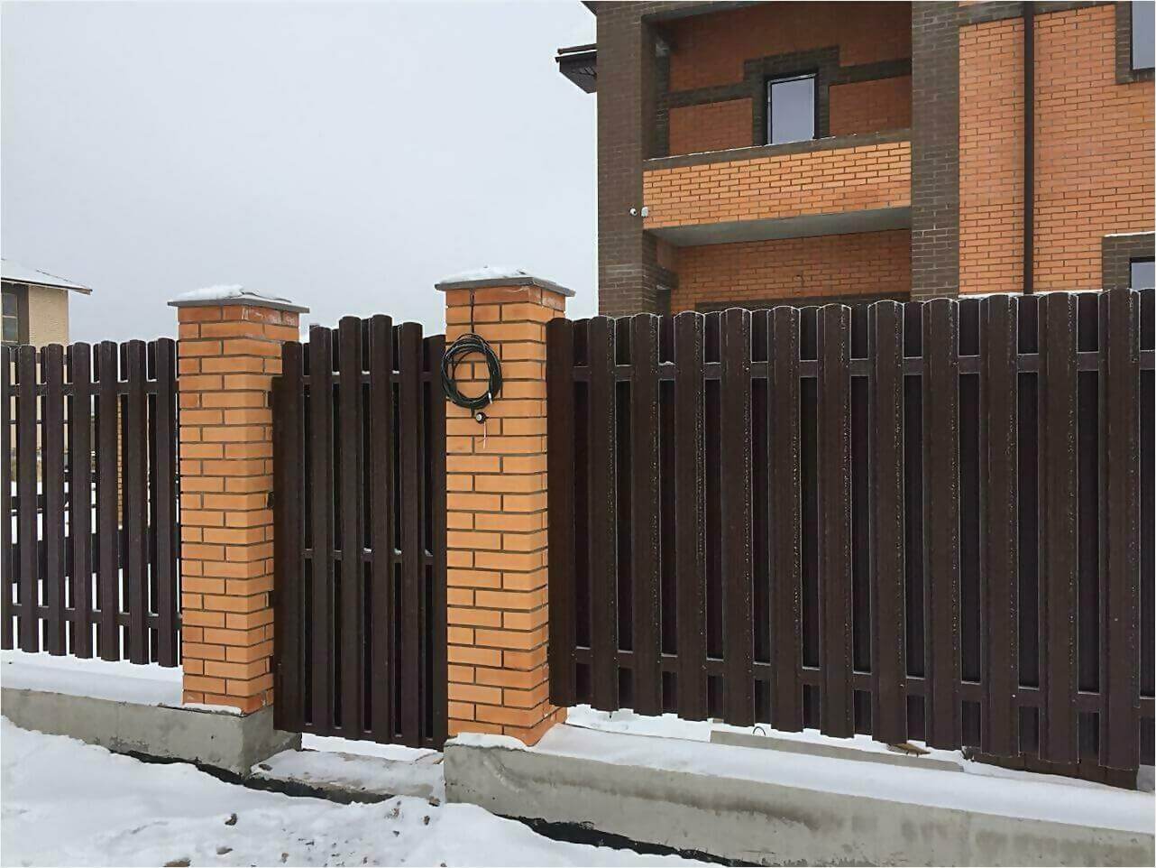 Забор из штакетника 95м фото2 в Магнитогорске