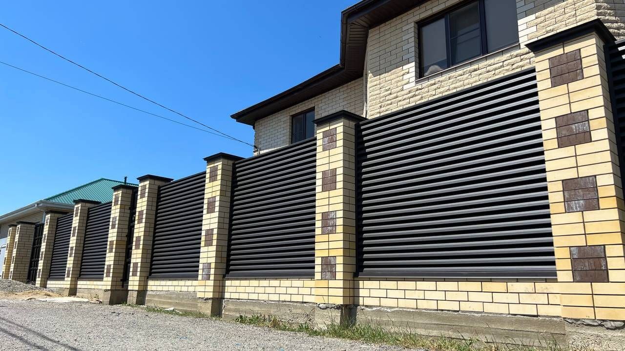 Забор-жалюзи 45м RAL8019 Темный Шоколад матовый в Магнитогорске