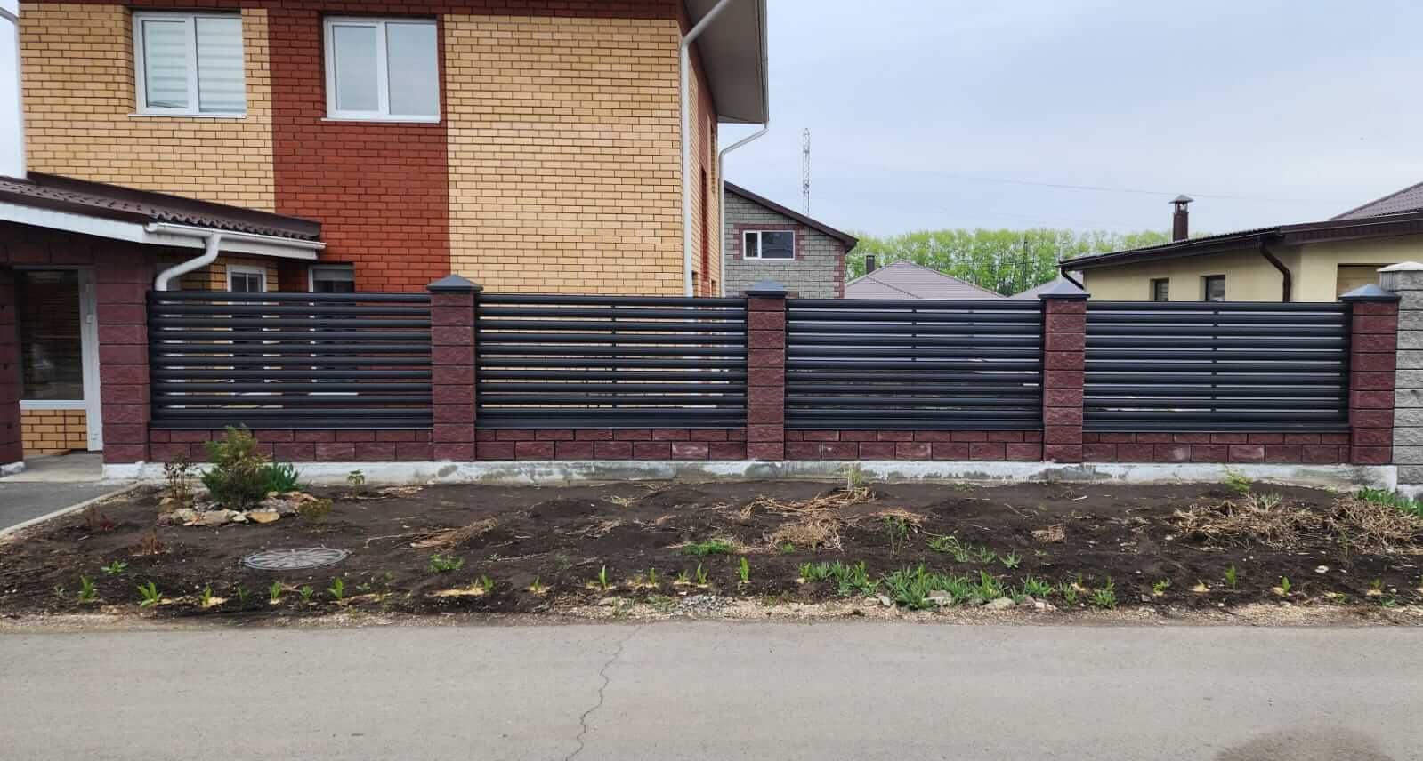 Забор-ранчо из штакетника 21м RAL7024/7024 Серый Графит МАТТЕ фото 8 в Магнитогорске