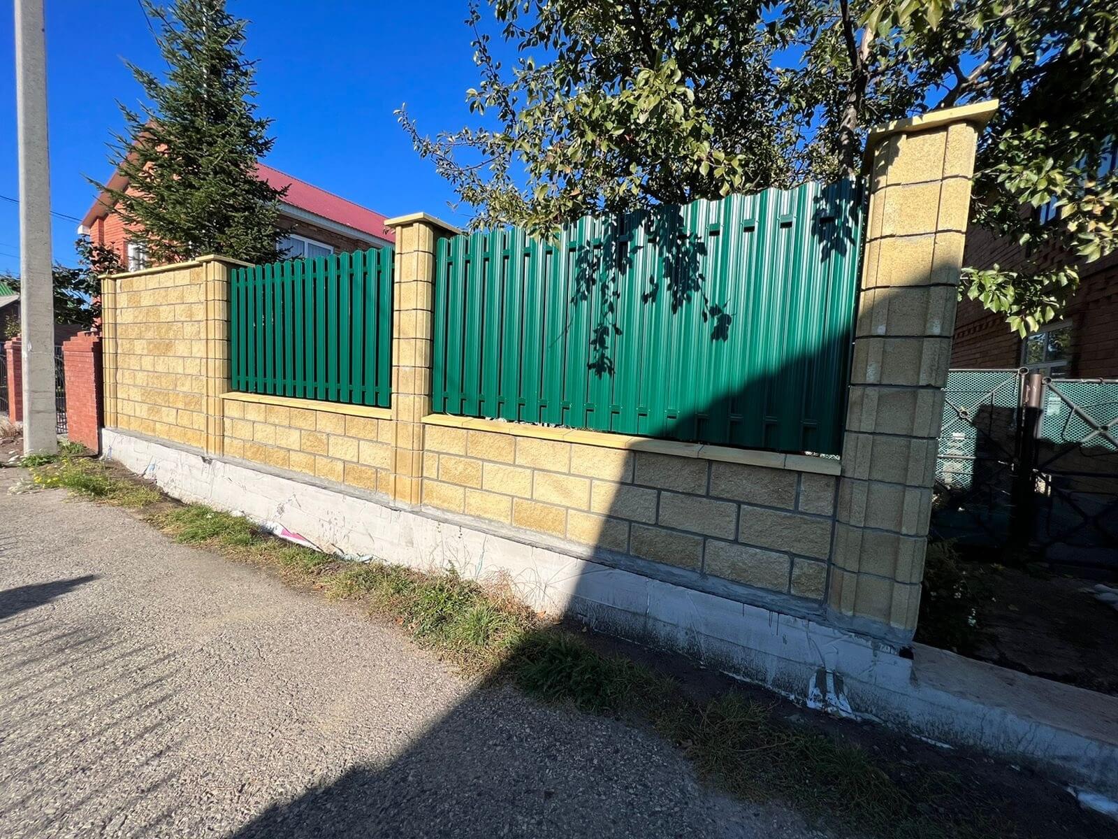 Забор из евроштакетника 22м RAL6005/6005 Зеленый Мох двусторонний фото 4 в Магнитогорске