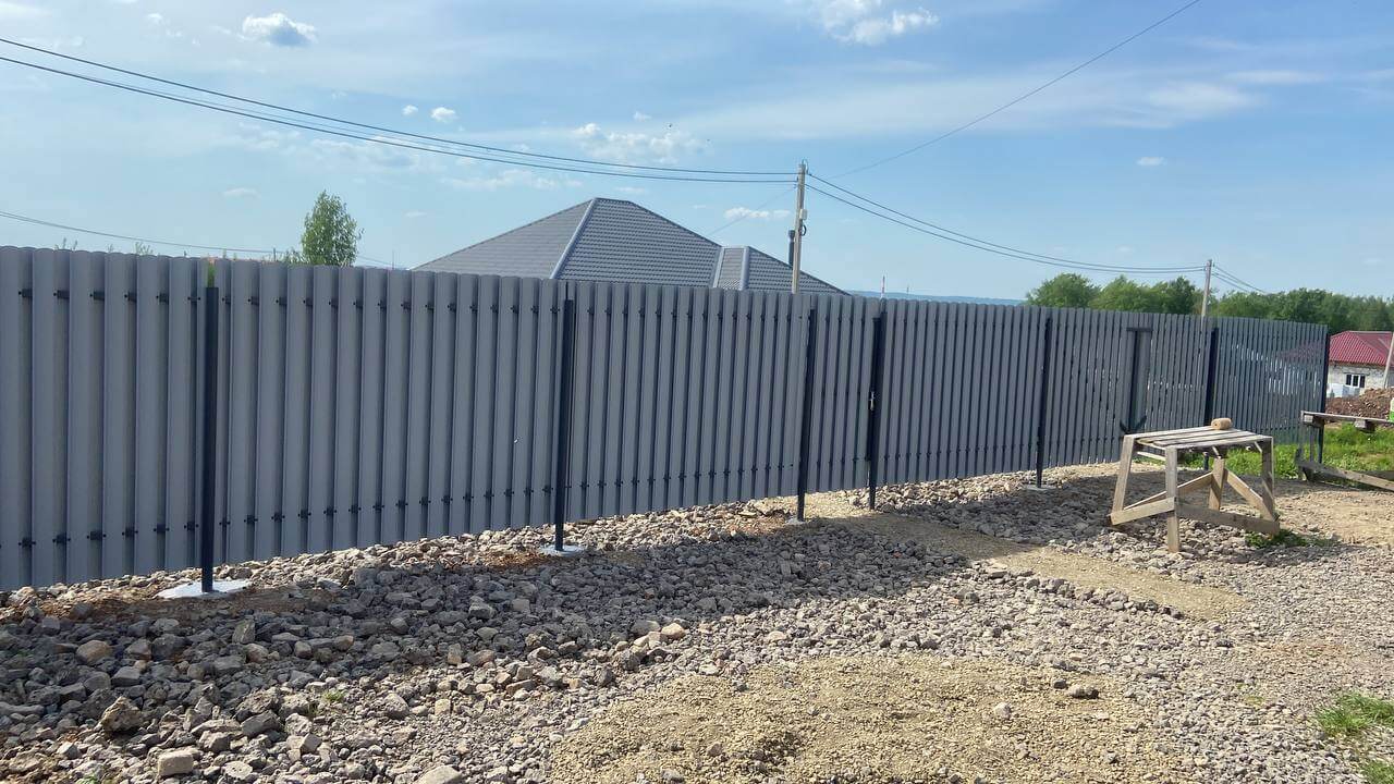 Забор из евроштакетника 16м RAL7024 Серый Графит фото 2 в Магнитогорске