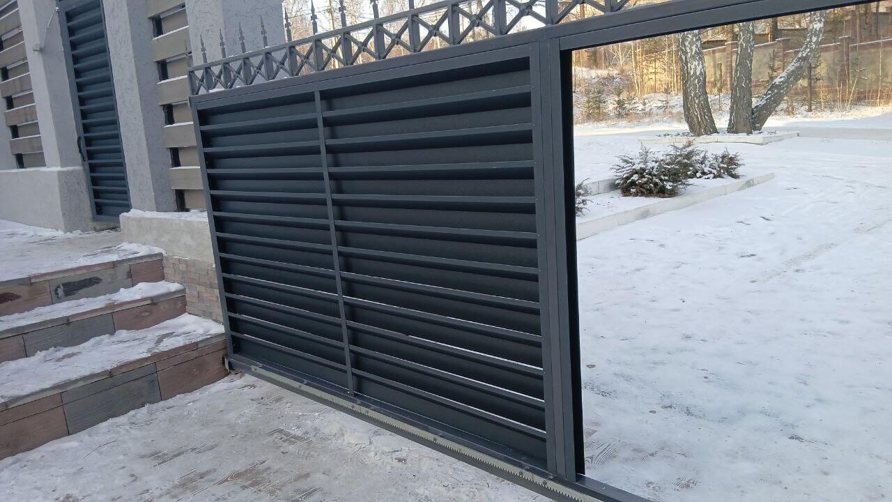 Входная группа из ламелей Хай-Тек RAL7024/7024 Серый Графит двусторонний МАТТЕ фото 16 в Магнитогорске
