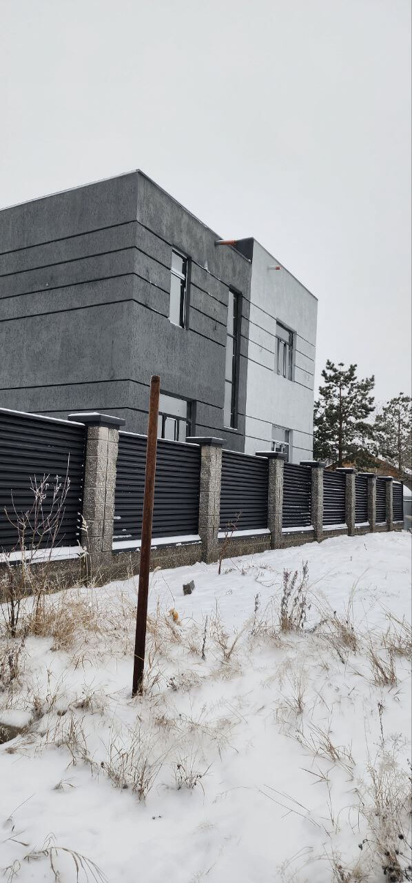 Забор-жалюзи из ламелей ЭКО-Z 66м RAL9005/9005 Черный двусторонний МАТТЕ фото 1 в Магнитогорске