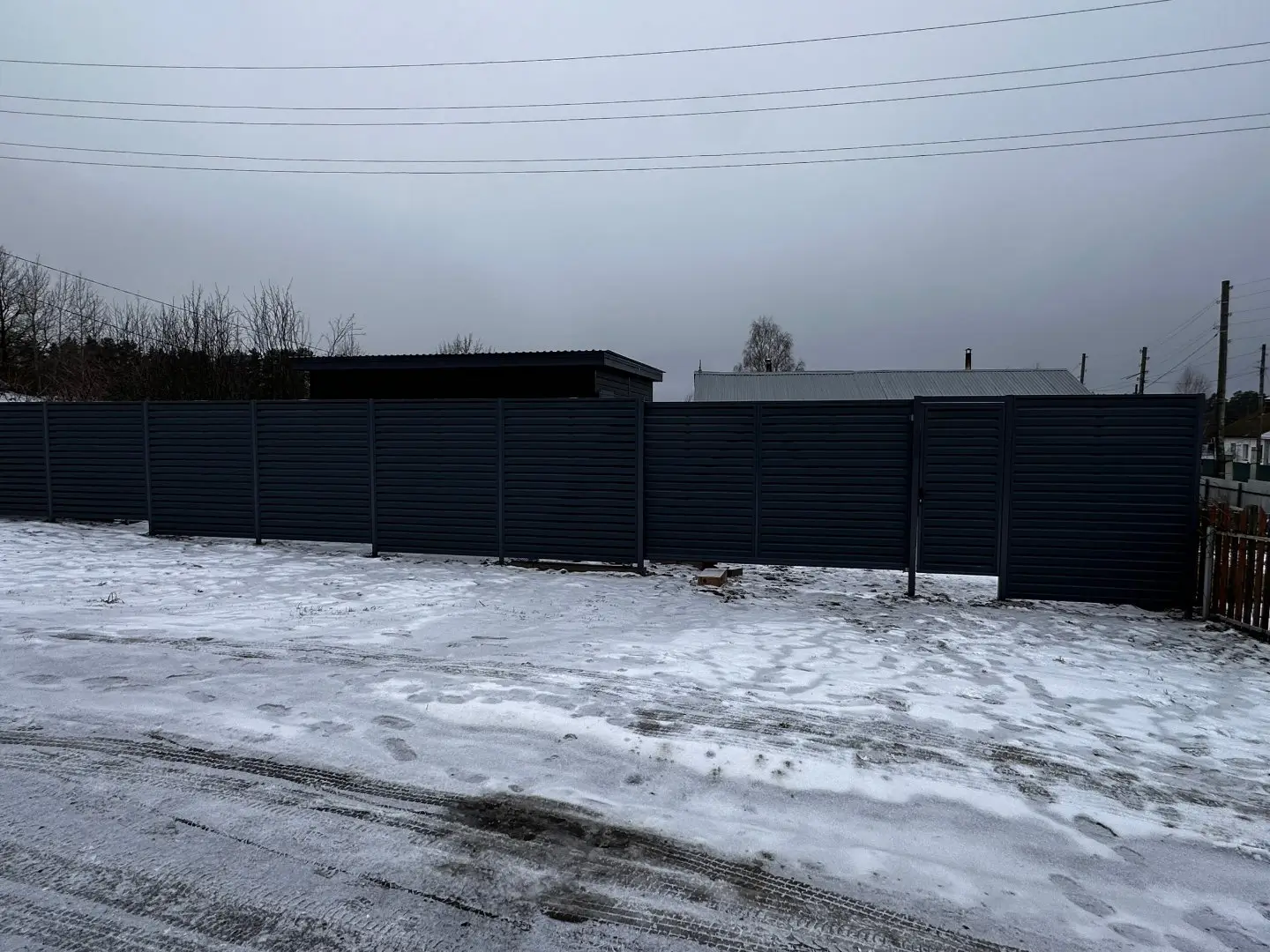 Забор-жалюзи из ламелей Хай-Тек 20м RAL7024/7024 Серый Графит двусторонний МАТТЕ фото 1 в Магнитогорске