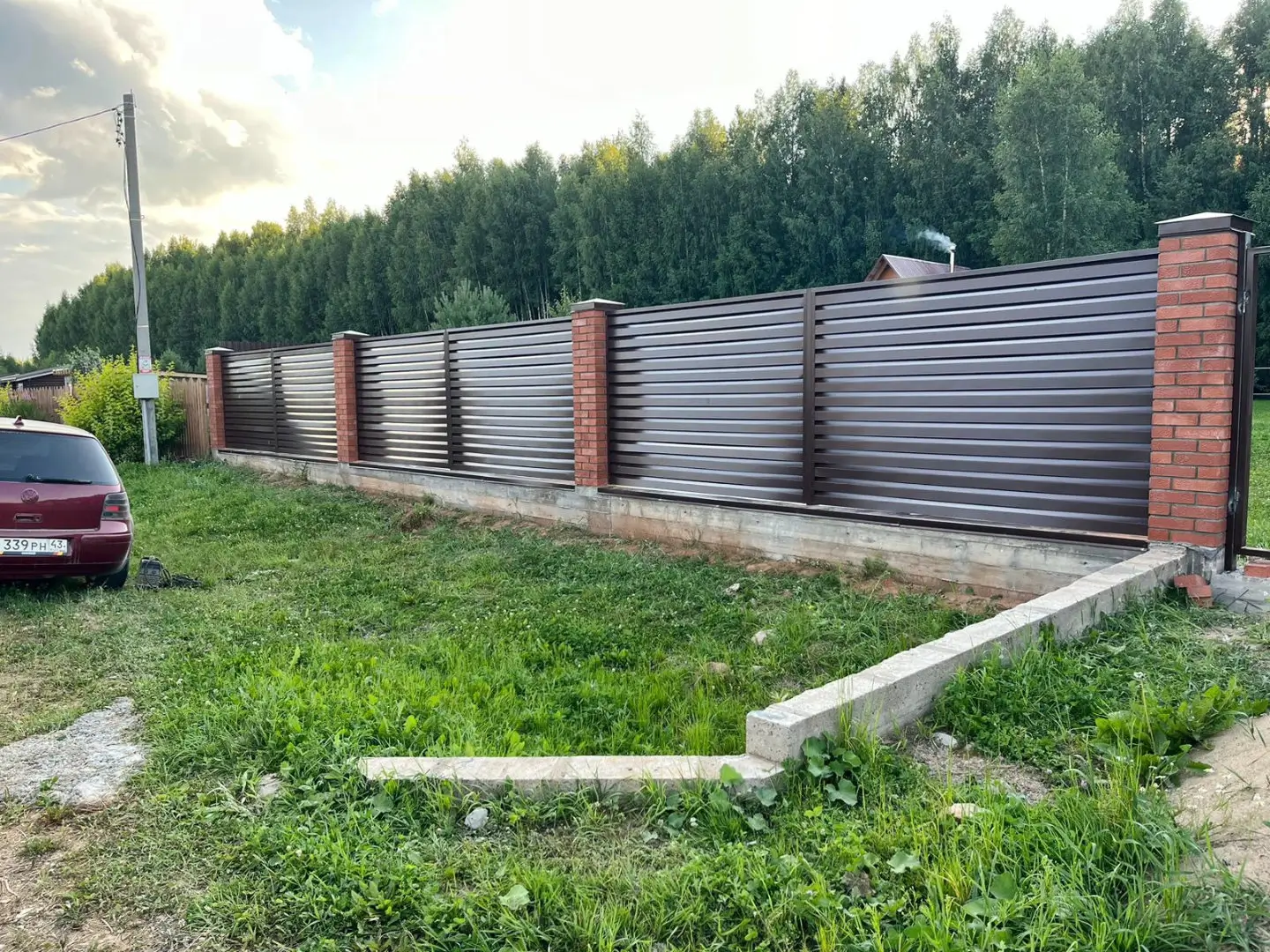 Забор-жалюзи из ламелей Хай-Тек 26м RAL8017/8017 Шоколад двусторонний в Магнитогорске