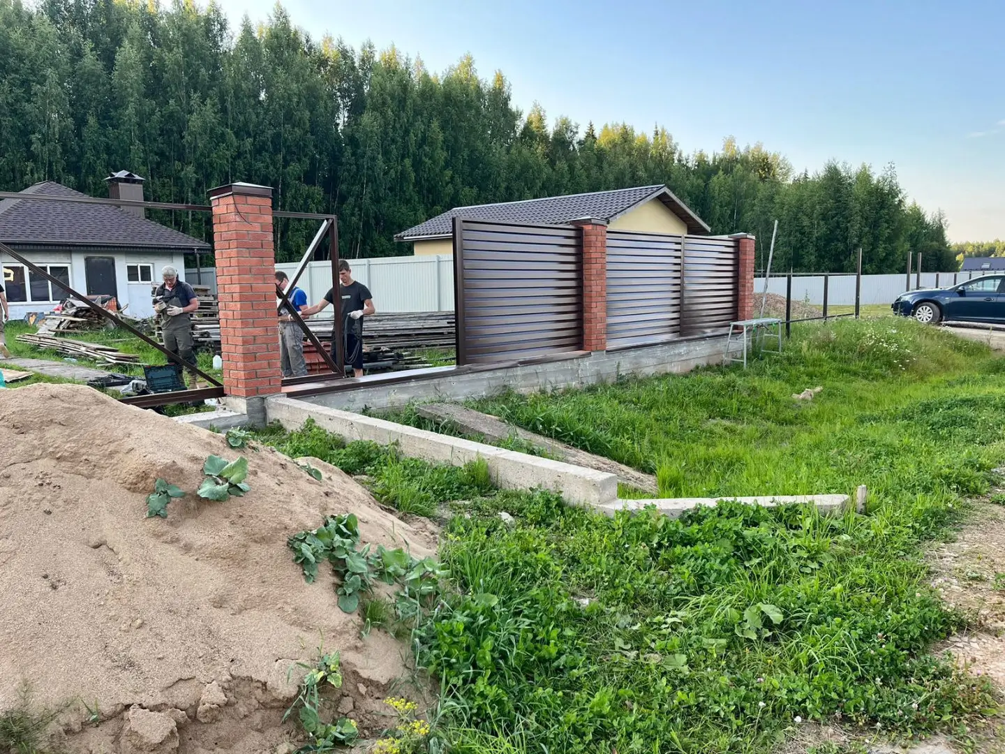 Забор-жалюзи из ламелей Хай-Тек 26м RAL8017/8017 Шоколад двусторонний фото 3 в Магнитогорске