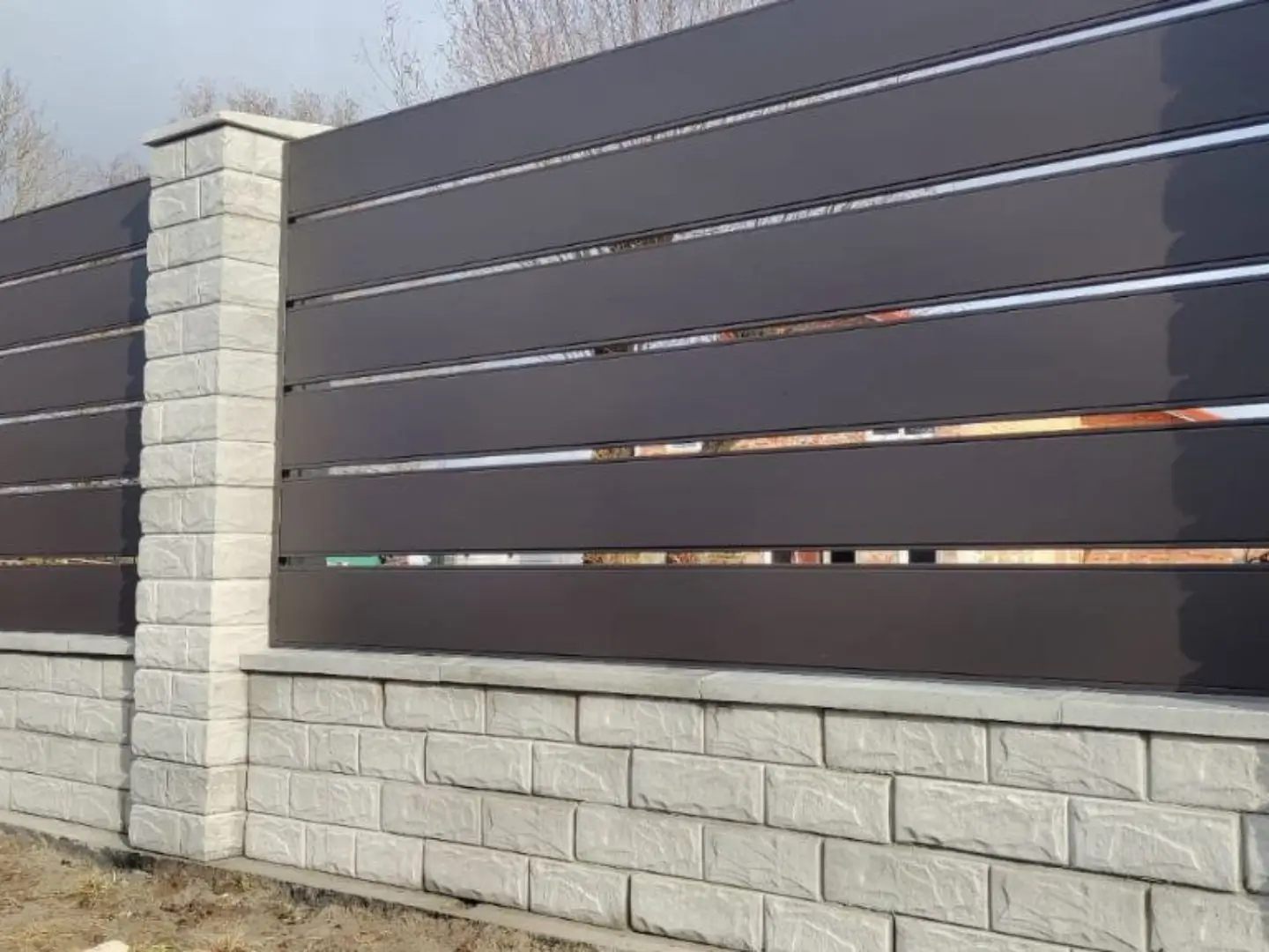 Забор-ранчо из металлопланкена 32м RAL8019 Темный Шоколад МАТТЕ фото 3 в Магнитогорске